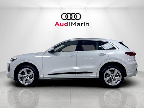 Certified 2025 Audi Q5 Premium w/ Premium Plus AWD/4WD image 2