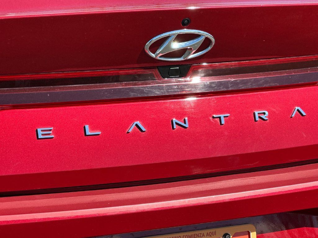 Used 2023 Hyundai Elantra SEL FWD image 24