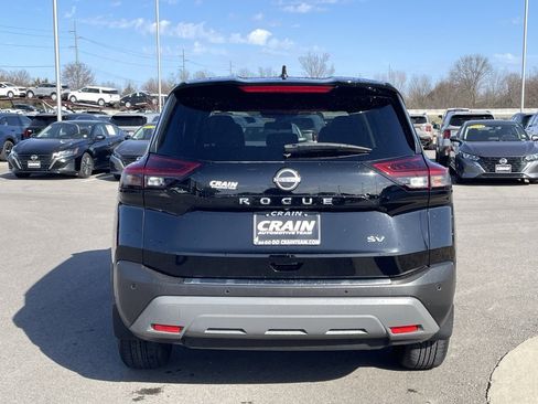 Used 2023 Nissan Rogue SV image 6