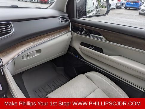 Certified 2022 Jeep Grand Wagoneer Series I w/ HD Trailer Tow Package AWD/4WD image 16
