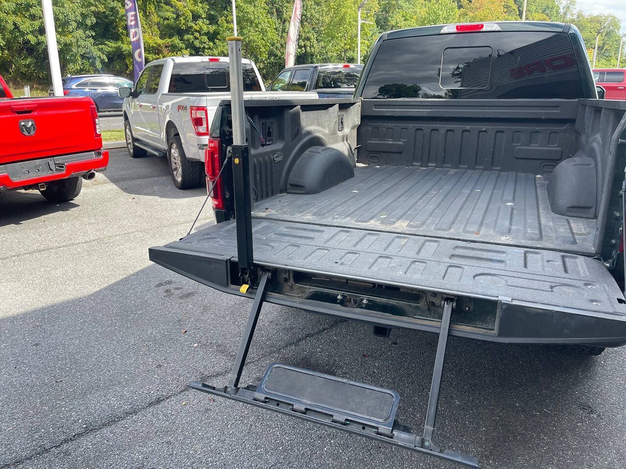 Used 2016 Ford F150 Lariat w/ Equipment Group 502A Luxury AWD/4WD image 7