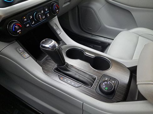 Used 2019 GMC Acadia SLT image 29