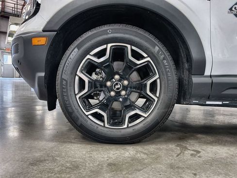 Used 2025 Ford Bronco Sport Outer Banks w/ Outer Banks Tech Package+ AWD/4WD image 13