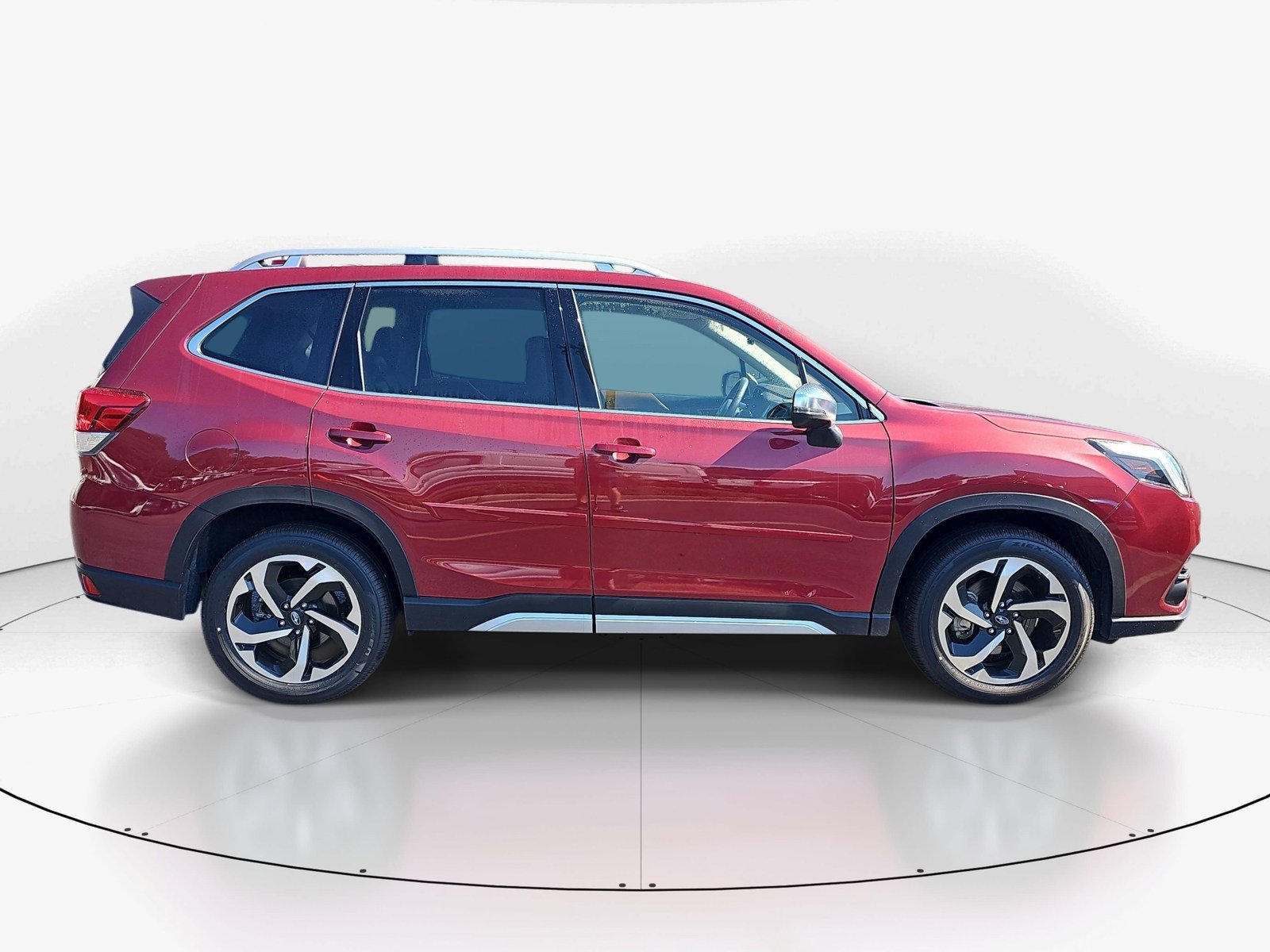 Used 2023 Subaru Forester Touring AWD/4WD image 2