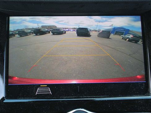 Used 2022 Chevrolet Trax LT w/ LT Convenience Package AWD/4WD image 14