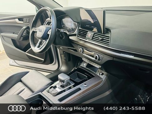 Certified 2025 Audi Q5 e Premium Plus w/ Premium Plus Package AWD/4WD image 10