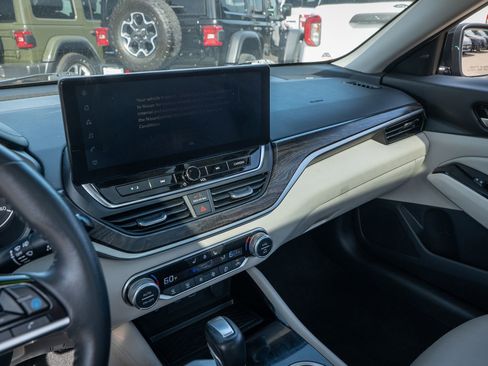 Used 2024 Nissan Altima 2.5 SL image 22