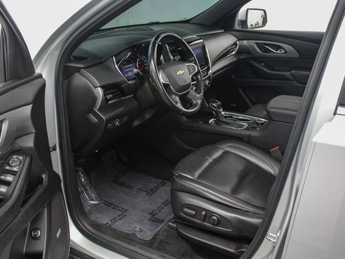 Used 2022 Chevrolet Traverse LT w/ LT Premium Package AWD/4WD image 19