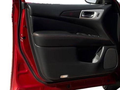 Used 2020 Nissan Pathfinder SL image 14