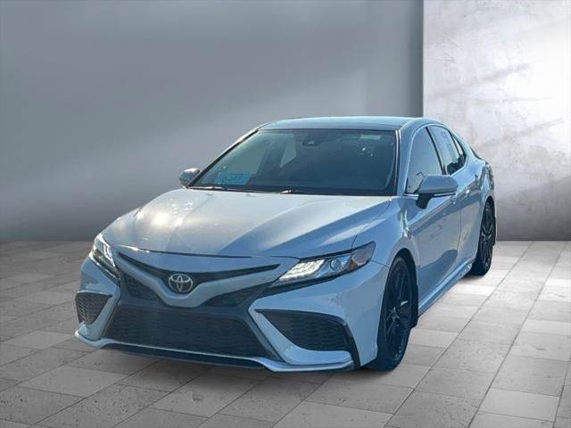 Certified 2022 Toyota Camry XSE FWD image 1