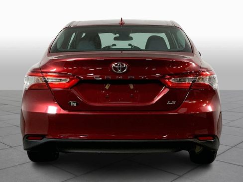 Used 2019 Toyota Camry LE image 4