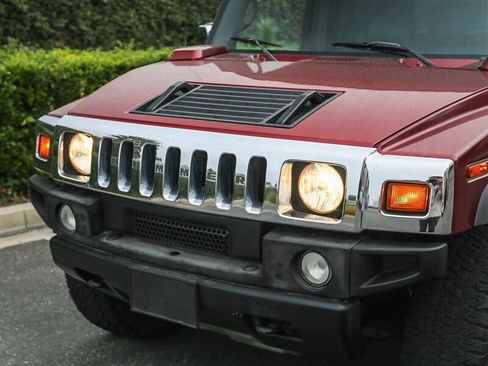 Used 2005 HUMMER H2 w/ Preferred Equipment Group image 4