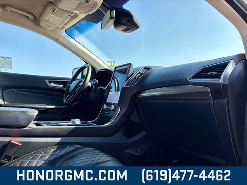 Used 2024 Ford Edge Titanium image 23