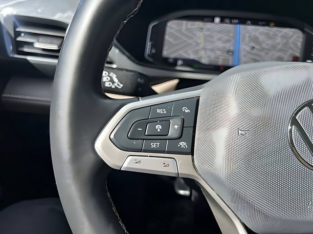Used 2024 Volkswagen Taos SEL AWD/4WD image 27