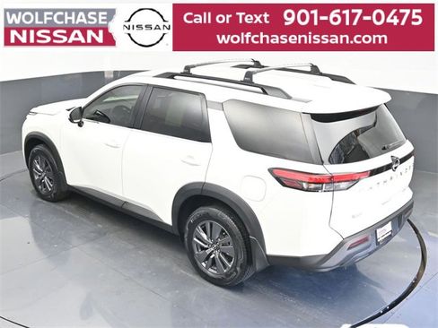 Used 2022 Nissan Pathfinder SV image 29
