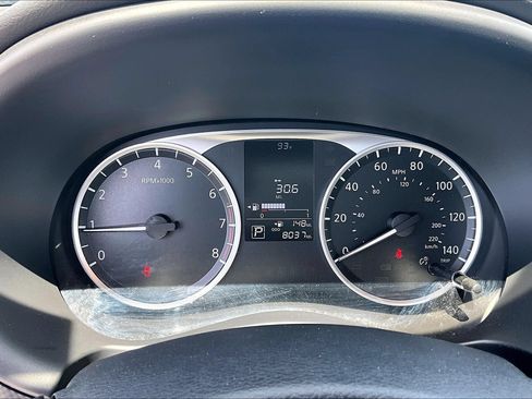 Certified 2025 Nissan Kicks Play S FWD image 20
