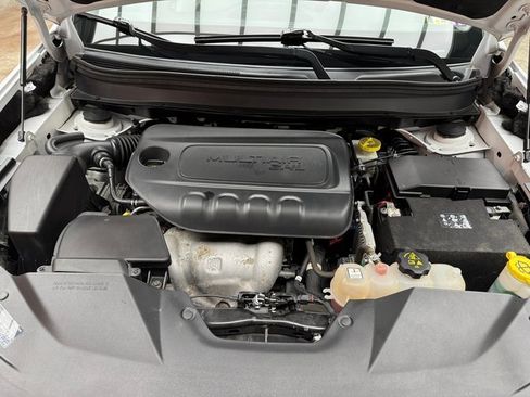 Used 2020 Jeep Cherokee Latitude Plus w/ Cold Weather Group image 28