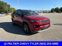 Used 2025 Jeep Compass Limited AWD/4WD image 3