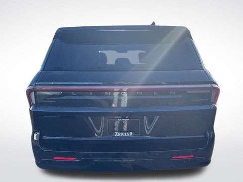 New 2025 Lincoln Navigator Reserve w/ Jet Appearance Package image 5