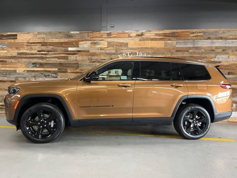 New 2026 Jeep Grand Cherokee L Limited AWD/4WD image 19