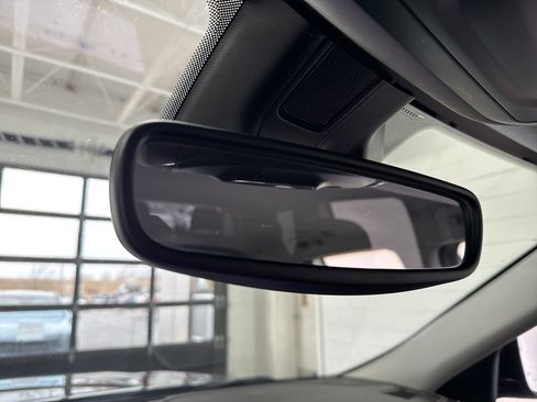 Used 2023 Jeep Grand Cherokee L Limited w/ Black Appearance Package image 36