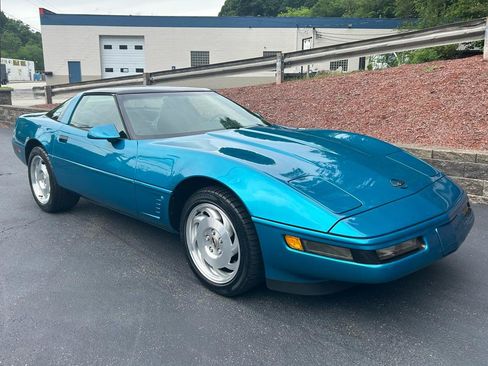 Used 1995 Chevrolet Corvette Coupe RWD image 7