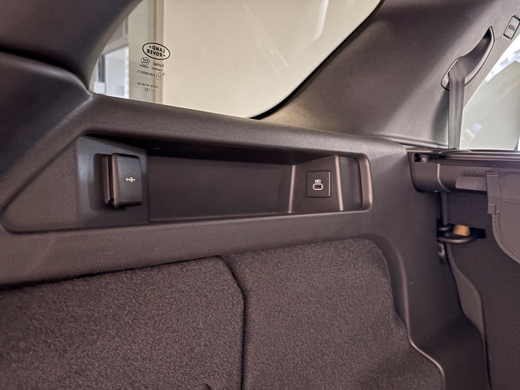 Used 2023 Land Rover Discovery Sport SE AWD/4WD image 19