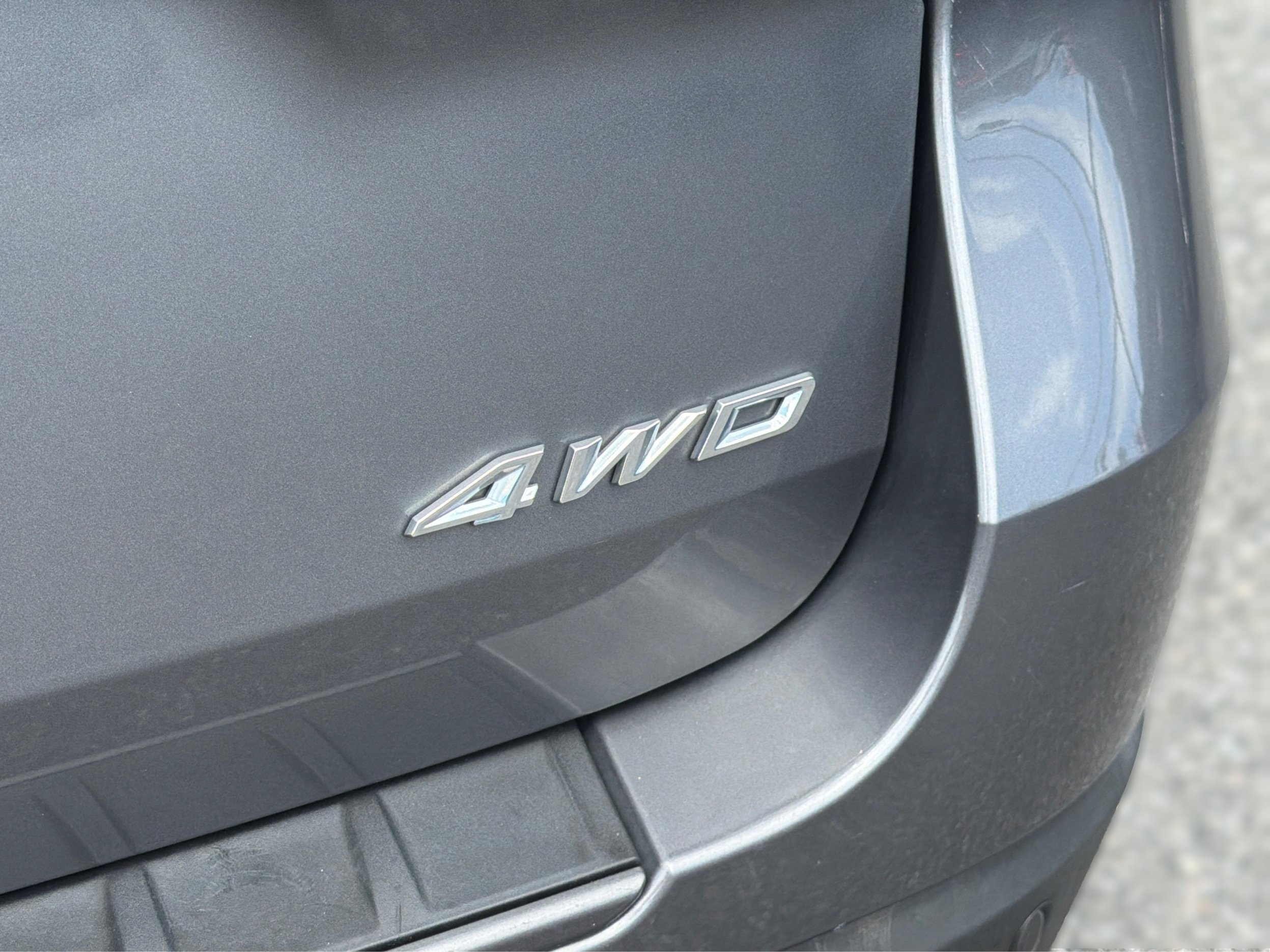 Used 2022 Ford Explorer XLT w/ Equipment Group 202A AWD/4WD image 24