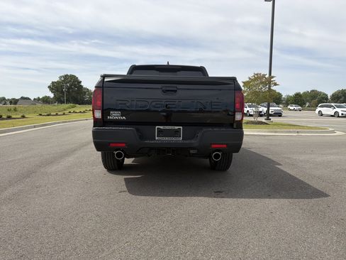 Certified 2025 Honda Ridgeline RTL image 5