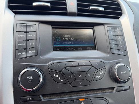 Used 2016 Ford Fusion SE w/ Equipment Group 201A FWD image 19