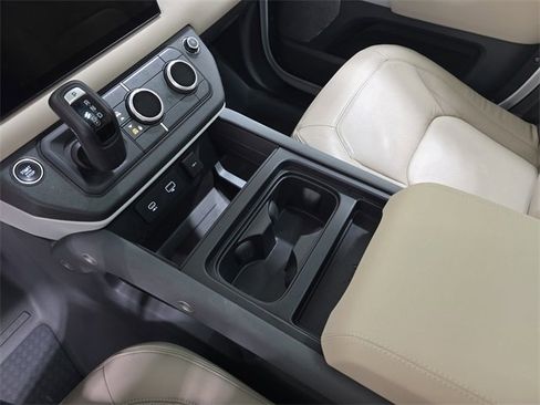 Used 2023 Land Rover Defender 130 SE image 25