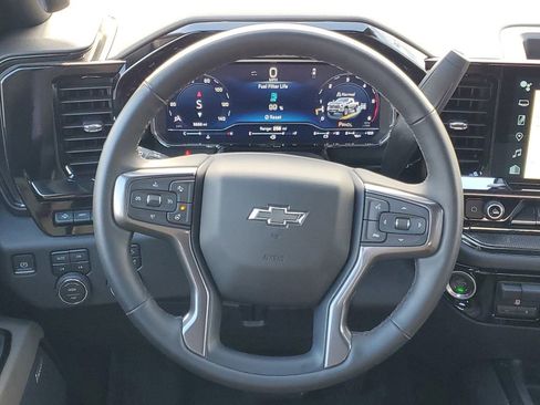 Used 2025 Chevrolet Silverado 2500 ZR2 w/ Technology Package image 26