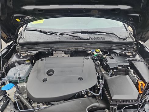 Certified 2023 Volvo XC40 B5 Plus w/ Climate Package image 35