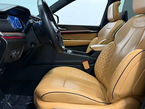 Used 2023 Jeep Grand Cherokee L Summit w/ Advanced Protech Group IV image 16