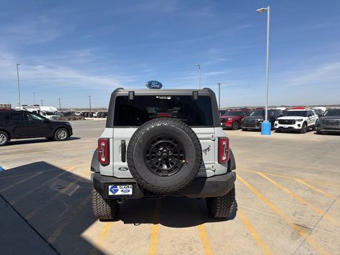 New 2026 Ford Bronco Outer Banks w/ Sasquatch Package AWD/4WD image 6