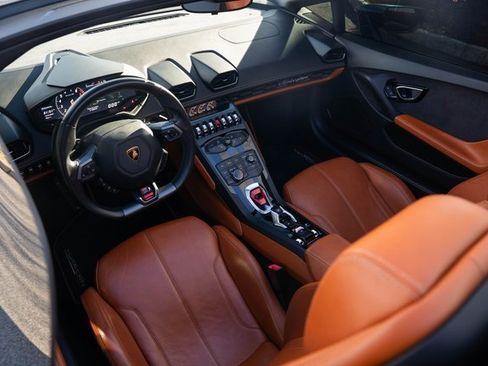 Used 2016 Lamborghini Huracan LP 610-4 image 22