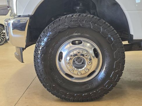 Used 2018 Ford F350 Lariat w/ Lariat Ultimate Package AWD/4WD image 9
