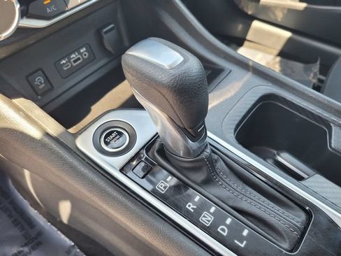 Certified 2024 Nissan Sentra SV FWD image 20