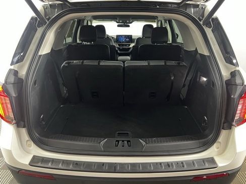 Used 2025 Ford Explorer Active w/ Active Comfort Package image 23