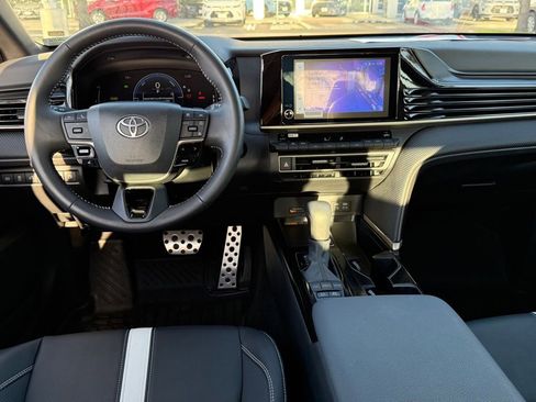 Certified 2025 Toyota Camry SE w/ Convenience Package image 32