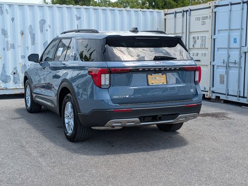 Certified 2025 Ford Explorer Active w/ Active Comfort Package RWD image 6
