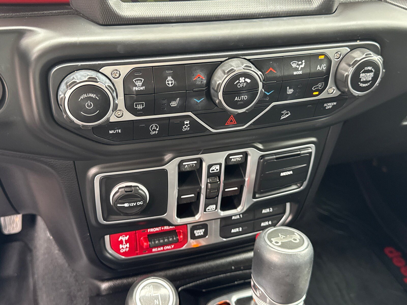 Used 2018 Jeep Wrangler Unlimited Rubicon AWD/4WD image 29