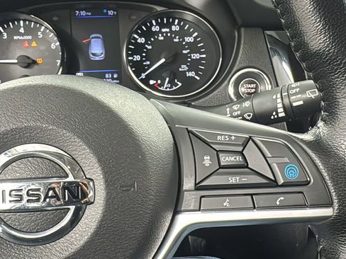 Used 2021 Nissan Rogue Sport SV w/ Technology Package image 14