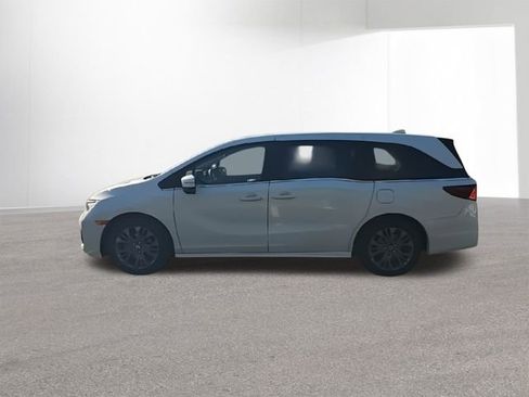 New 2026 Honda Odyssey Touring image 5