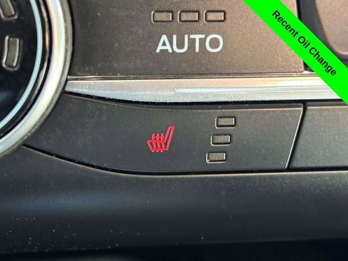 Used 2020 Ford Escape SE image 21