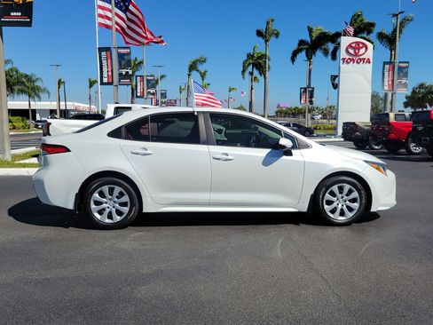 Used 2023 Toyota Corolla LE image 13