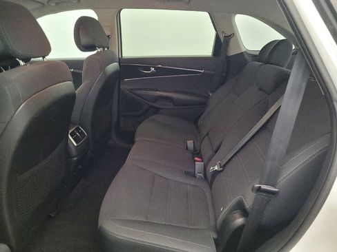 Used 2016 Kia Sorento AWD w/ LX Convenience Package image 18