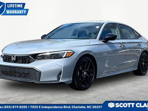 Used 2025 Honda Civic Sport image 3