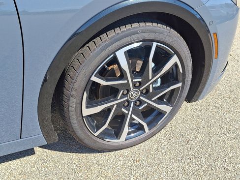 New 2025 Toyota Prius Plug-In Hybrid image 8