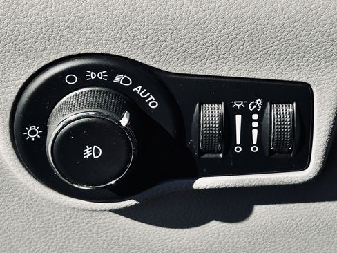 Used 2022 Jeep Compass Latitude w/ Sun and Sound Group image 36